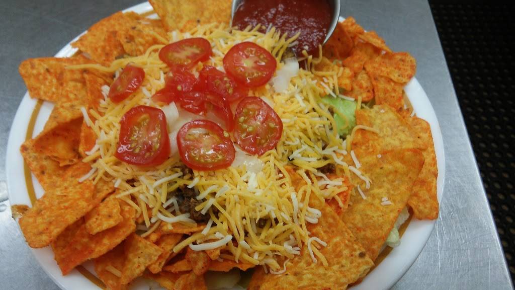 Scotties Den | restaurant | 33 E Muskingum Ave, Dresden, OH 43821, USA | 7407549106 OR +1 740-754-9106