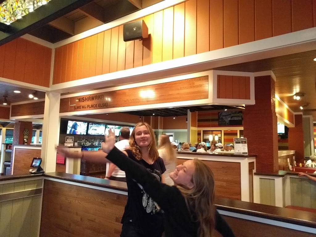 Chilis Grill & Bar | meal takeaway | 4810 Grape Rd, Mishawaka, IN 46545, USA | 5742711330 OR +1 574-271-1330