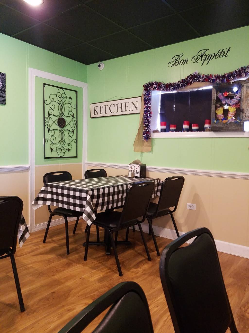 The Table Spoon | restaurant | 421 Peachtree St, Ahoskie, NC 27910, USA | 2522090101 OR +1 252-209-0101