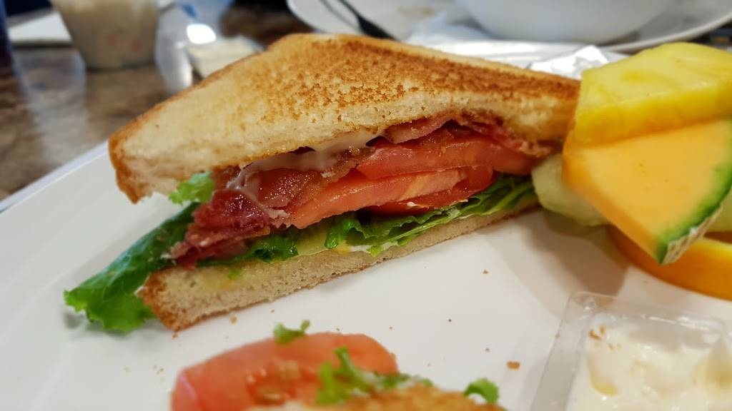 Patio Vidal | restaurant | 470 Boulevard Gréber, Gatineau, QC J8T 6C7, Canada | 8192432003 OR +1 819-243-2003