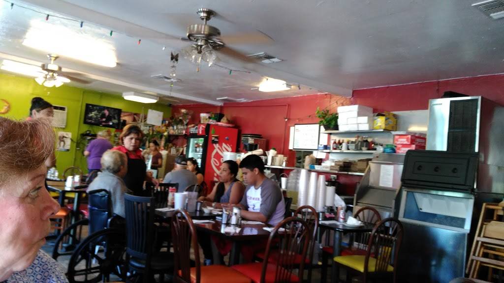 Blue Moon Mexican Restaurant | restaurant | 3228 S Flores St, San Antonio, TX 78204, USA | 2105310093 OR +1 210-531-0093