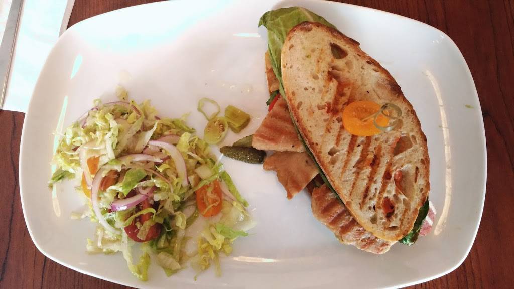 The Red Dot Vegetarian Kitchen | restaurant | 106 Sullivan St, Wurtsboro, NY 12790, USA | 8456445000 OR +1 845-644-5000