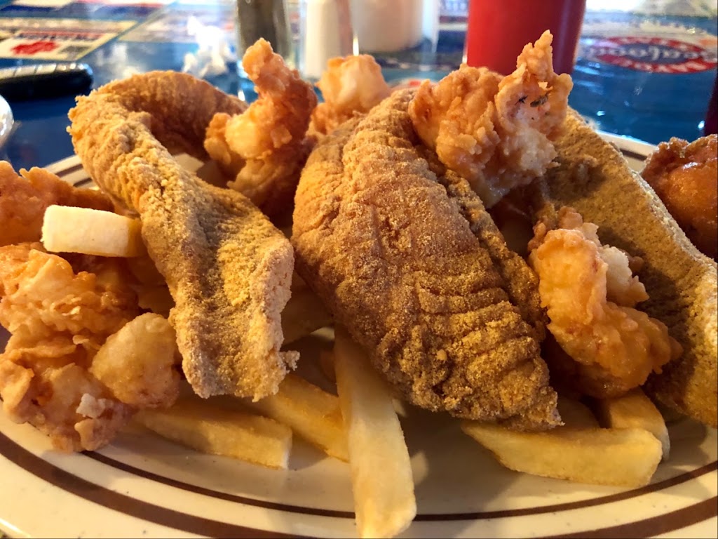 Paradise Catfish Kitchen | restaurant | 4820 Monroe Hwy, Ball, LA 71405, USA | 3186405032 OR +1 318-640-5032