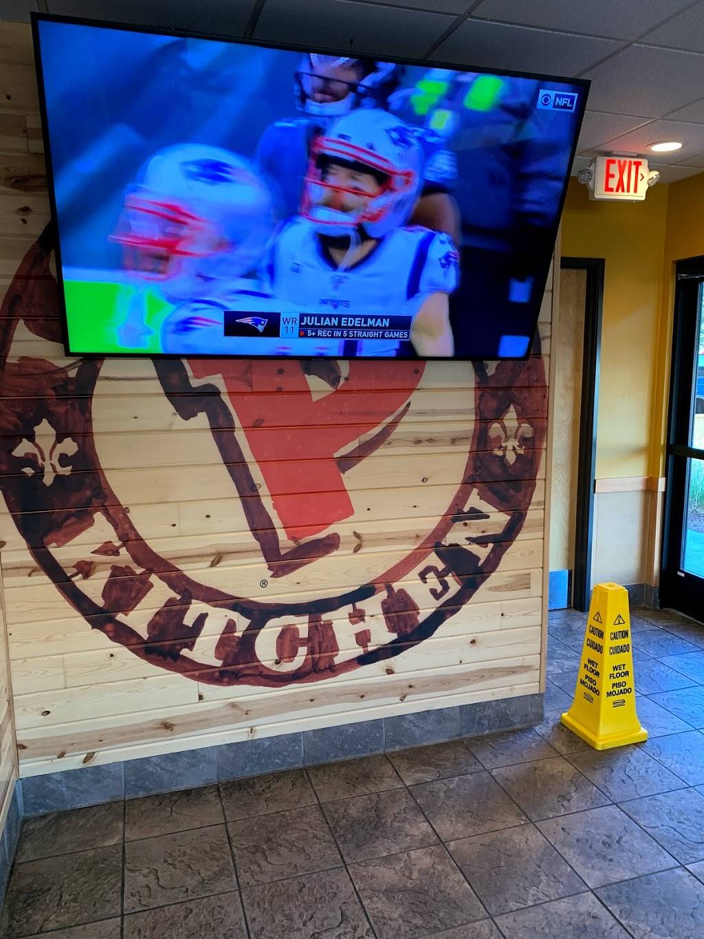 Popeyes Louisiana Kitchen | restaurant | 1570 W San Carlos St, San Jose, CA 95126, USA | 4089756231 OR +1 408-975-6231