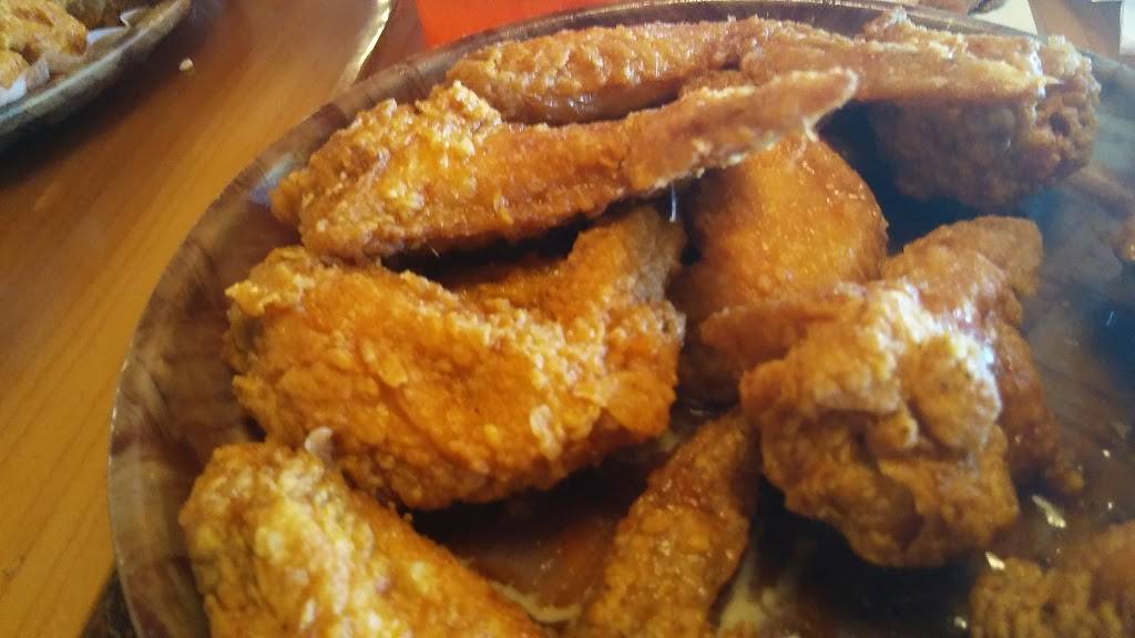 Hooters | restaurant | 17060 Torrence Ave, Lansing, IL 60438, USA | 7088890446 OR +1 708-889-0446