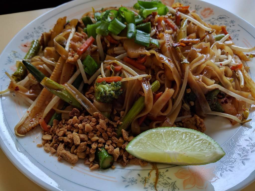 Thai Chef | restaurant | 44801 Hayes Rd, Sterling Heights, MI 48313, USA | 5865669575 OR +1 586-566-9575