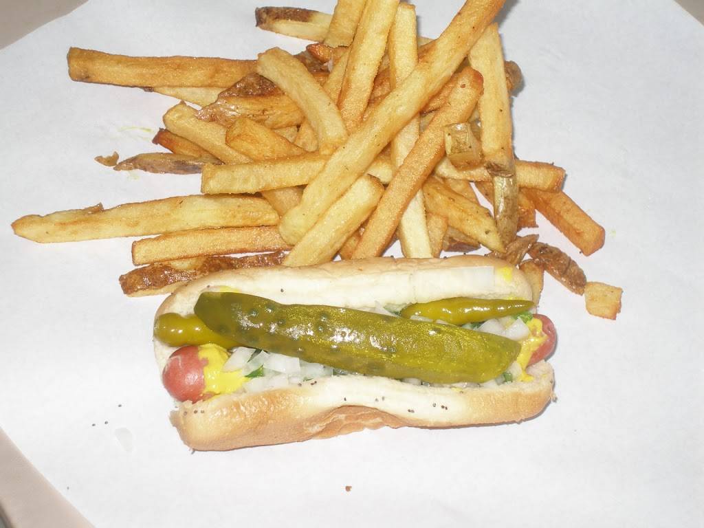 Chicago Beef and Dogs | restaurant | 5740 W Charleston Blvd, Las Vegas, NV 89146, USA | 6307506202 OR +1 630-750-6202