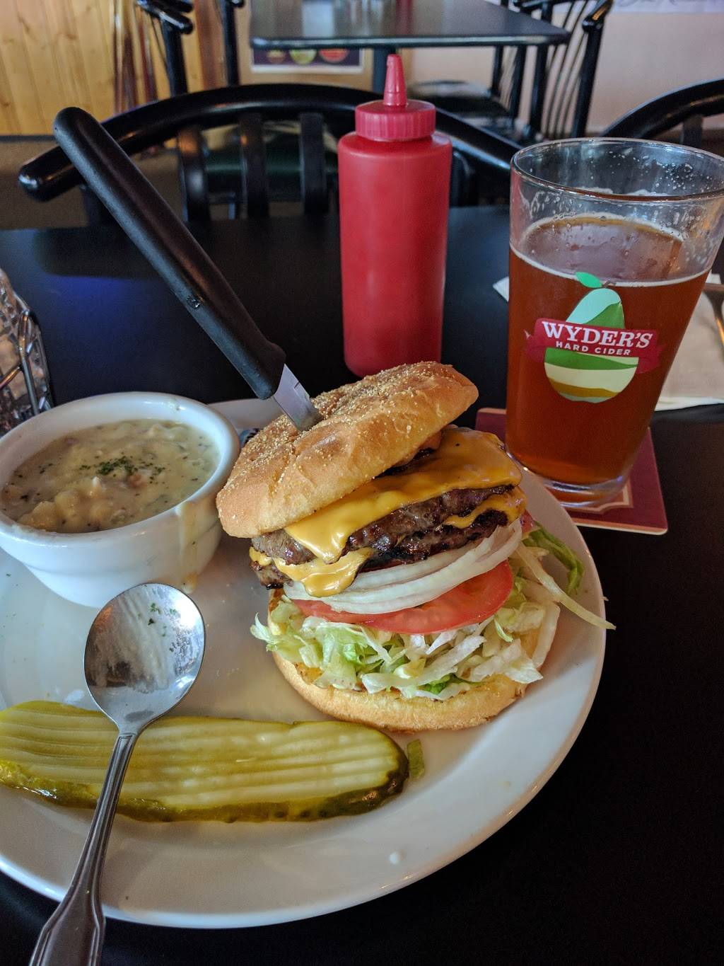 Fatsos Bar & Grill | restaurant | 3205 Martin Way E, Olympia, WA 98506, USA | 3604919066 OR +1 360-491-9066