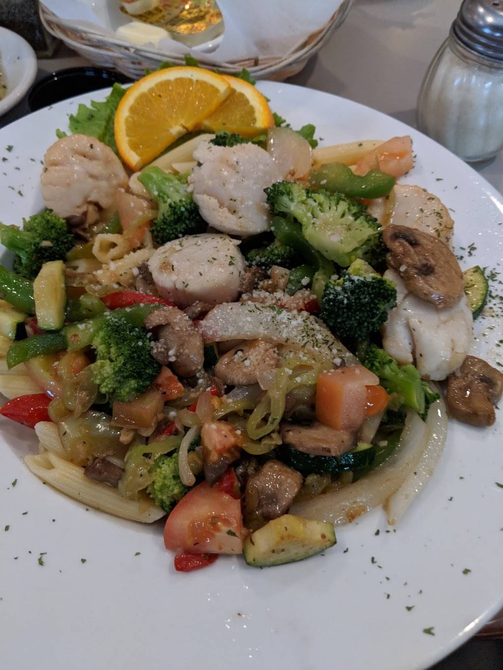 Saadeys Place | restaurant | 870 N Canfield Niles Rd, Youngstown, OH 44515, USA | 3303490083 OR +1 330-349-0083