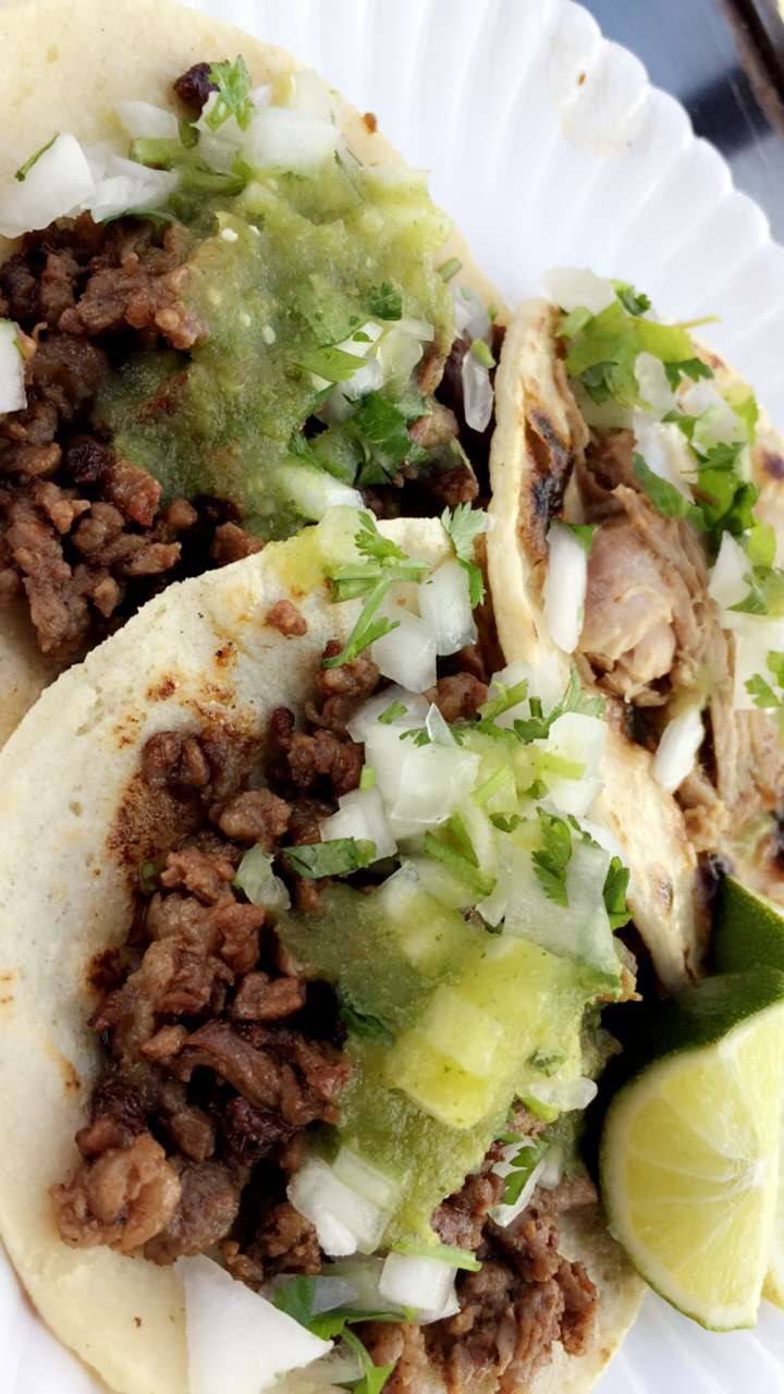 Tacos Los Carnalillos Taco Truck | restaurant | 467 W Vernon Ave #451, Los Angeles, CA 90037, USA | 3232283605 OR +1 323-228-3605