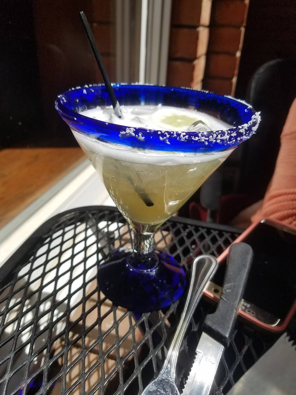 Los Tios Grill | restaurant | 201 Harrison St SE, Leesburg, VA 20175, USA | 5712913652 OR +1 571-291-3652