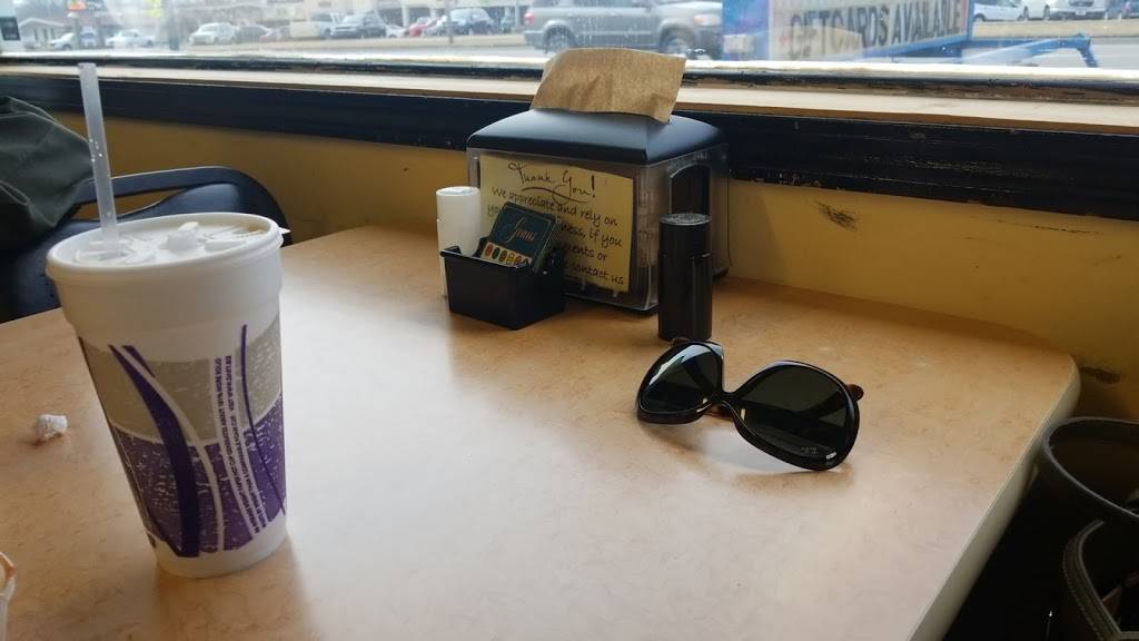 Cooks American Grill | restaurant | 1936 SW Gage Blvd, Topeka, KS 66604, USA | 7852711415 OR +1 785-271-1415