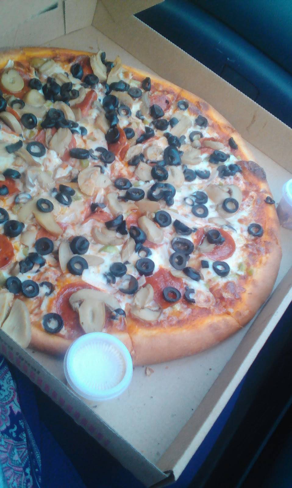 Pizzas Guicho | restaurant | Turquesa 5732, Industrial, 22850 Ensenada, B.C., Mexico | 016461200984 OR +52 646 120 0984