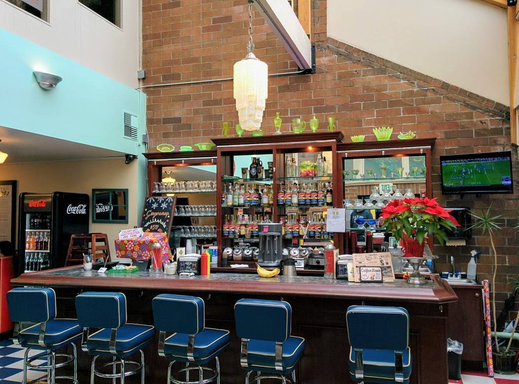 Green Light Diner | cafe | 18820 Front St NE, Poulsbo, WA 98370, USA | 3606973449 OR +1 360-697-3449