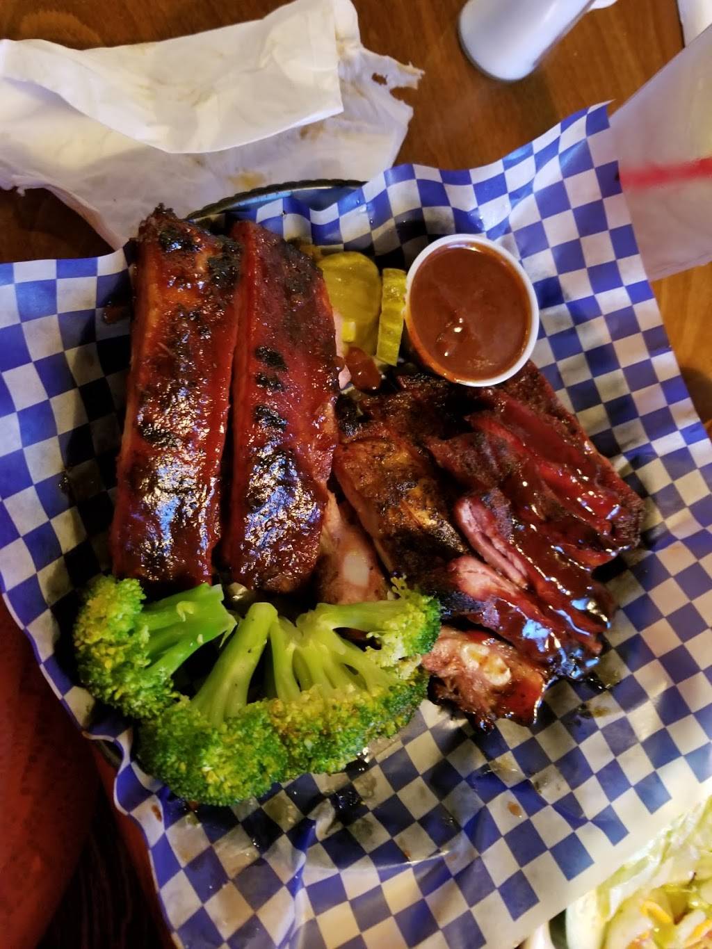 Famous Daves Bar-B-Que | restaurant | 13445 Tegler Dr, Noblesville, IN 46060, USA | 3177731700 OR +1 317-773-1700