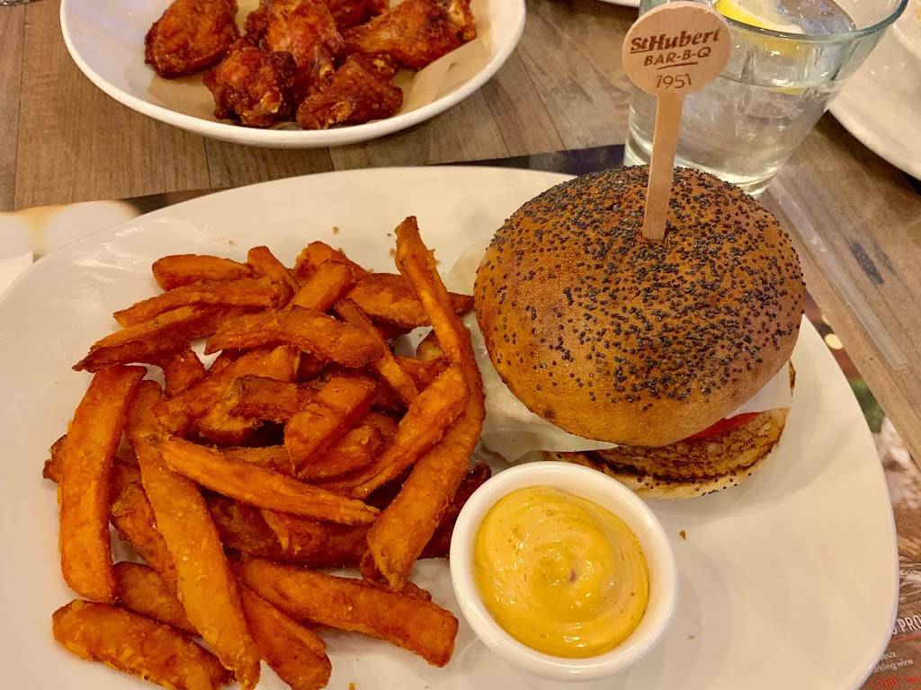 Rôtisserie St-Hubert | restaurant | 181 Rue Principale, Gatineau, QC J9H 6A6, Canada | 8196859119 OR +1 819-685-9119