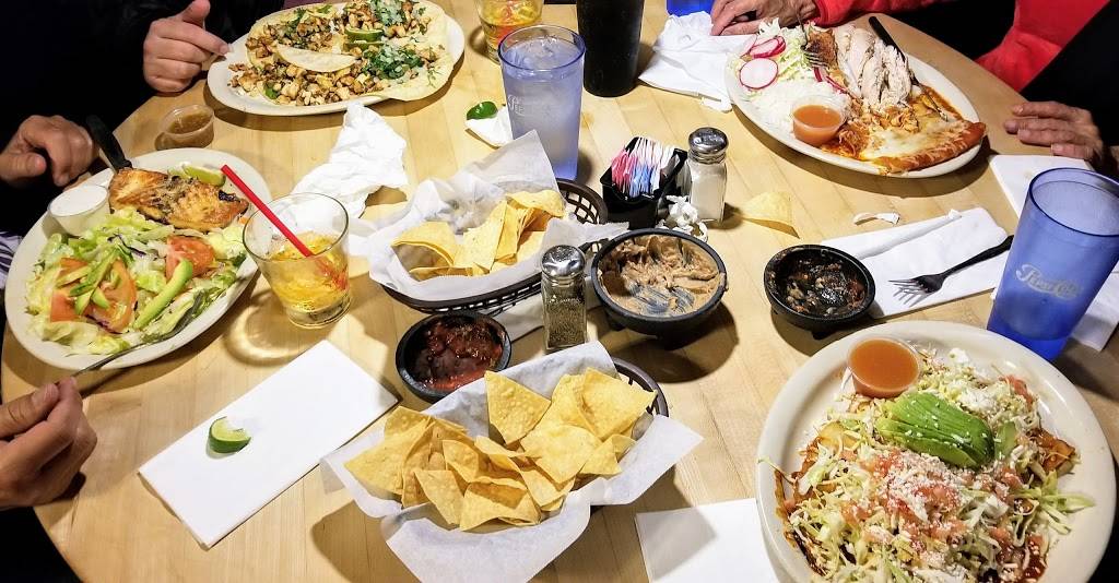 Las Casuelas | restaurant | 3203 Entertainment Way, Turlock, CA 95380, USA | 2096340080 OR +1 209-634-0080