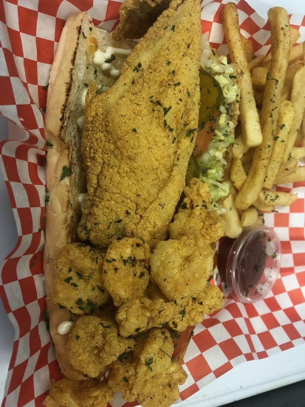 Wallies Seafood & Po-boys | restaurant | 4811 Bellfort St, Houston, TX 77033, USA | 9857882426 OR +1 985-788-2426