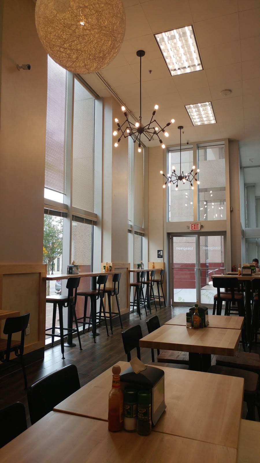 Tossgreen | restaurant | 76 S Laura St #101, Jacksonville, FL 32202, USA | 9045749905 OR +1 904-574-9905