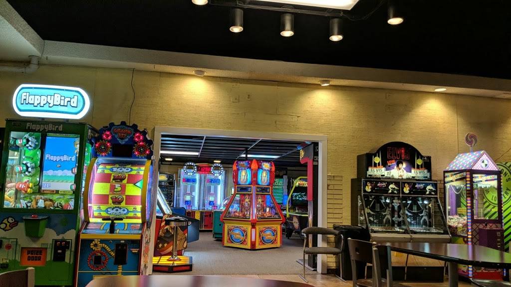 Roxbury Lanes | restaurant | 2823 SW Roxbury St, Seattle, WA 98126, USA | 2069357400 OR +1 206-935-7400