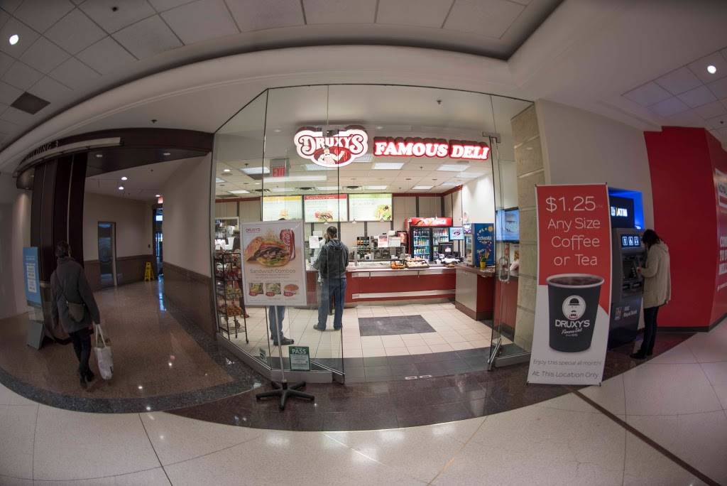 Druxys Famous Deli | restaurant | 4025 Yonge St Unit 105, North York, ON M2P 2E3, Canada | 4165120675 OR +1 416-512-0675