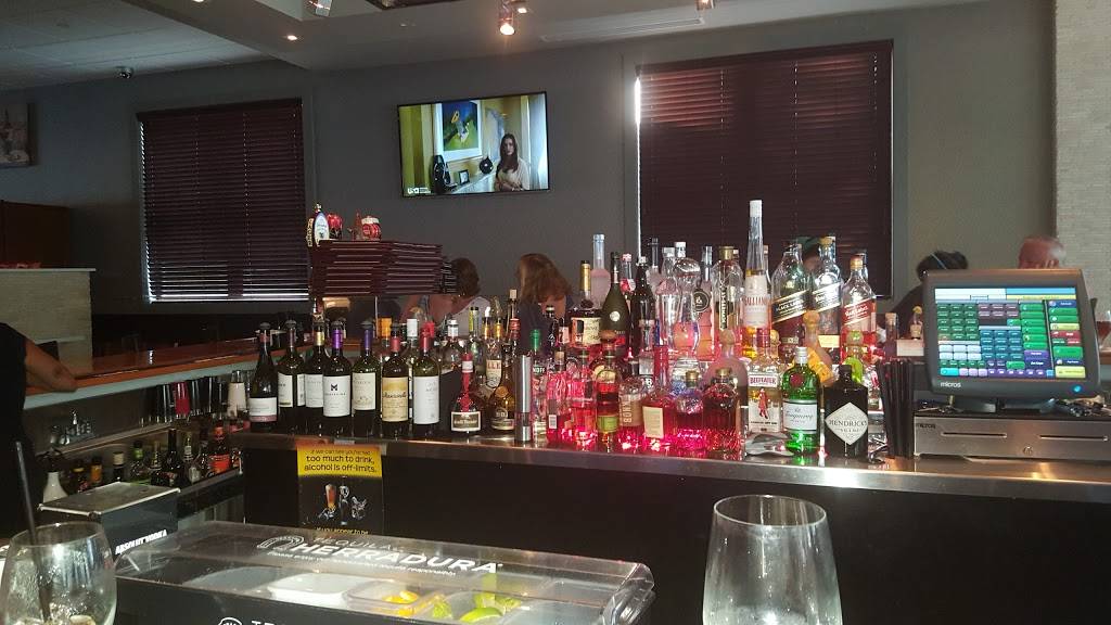 Garlic Steak & Seafood | restaurant | 907 Main St #101, Stroudsburg, PA 18360, USA | 5704766555 OR +1 570-476-6555