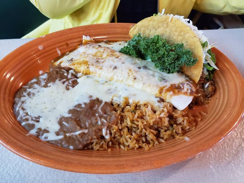 Phil Sandovals | restaurant | 6125 University Dr E-18, Huntsville, AL 35806, USA | 2564895711 OR +1 256-489-5711