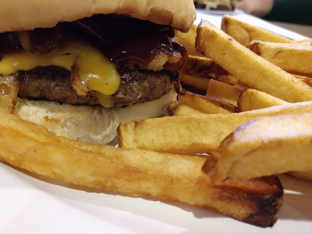 Puzzlers Restaurant & Lounge | restaurant | 2714 Walnut St, McKeesport, PA 15132, USA | 4126722111 OR +1 412-672-2111