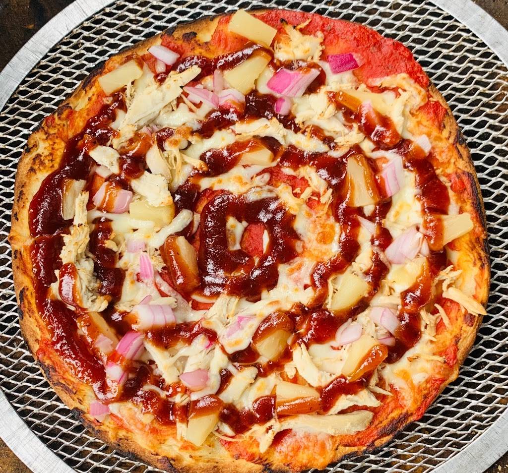 Full Moon Pizza | restaurant | 425 Michigan St, Petoskey, MI 49770, USA | 2316223344 OR +1 231-622-3344