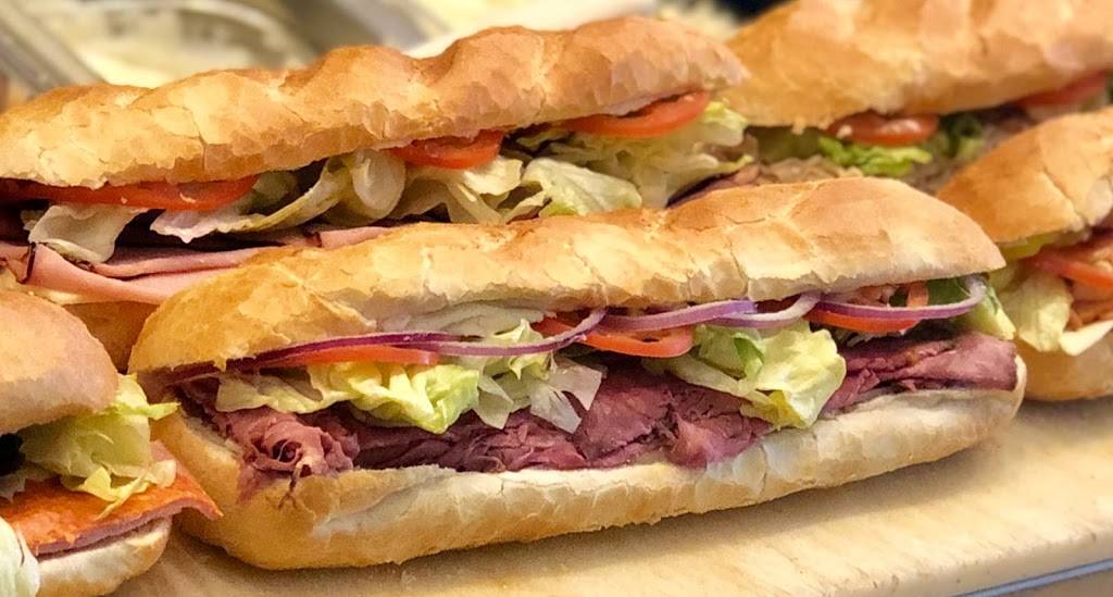 Monument Square Market | restaurant | 4 Monument Square, Hollis, NH 03049, USA | 6034657111 OR +1 603-465-7111