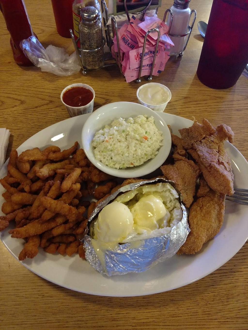 Catfish Galley | restaurant | 2002 N Highland Ave, Jackson, TN 38305, USA | 7316687555 OR +1 731-668-7555