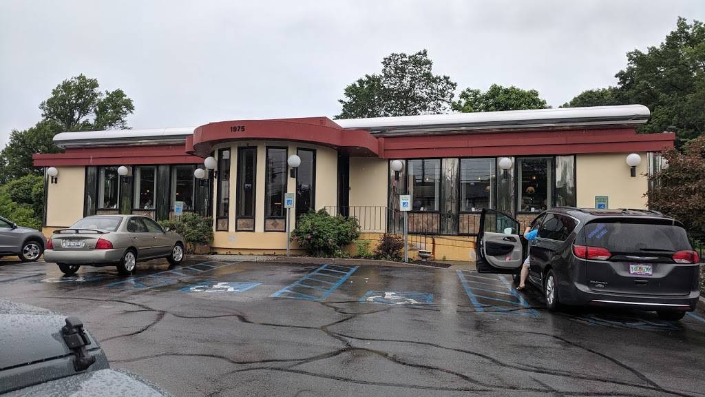 Farmer Boy Diner & Restaurant | restaurant | 1975 Central Ave, Albany, NY 12205, USA | 5184562243 OR +1 518-456-2243