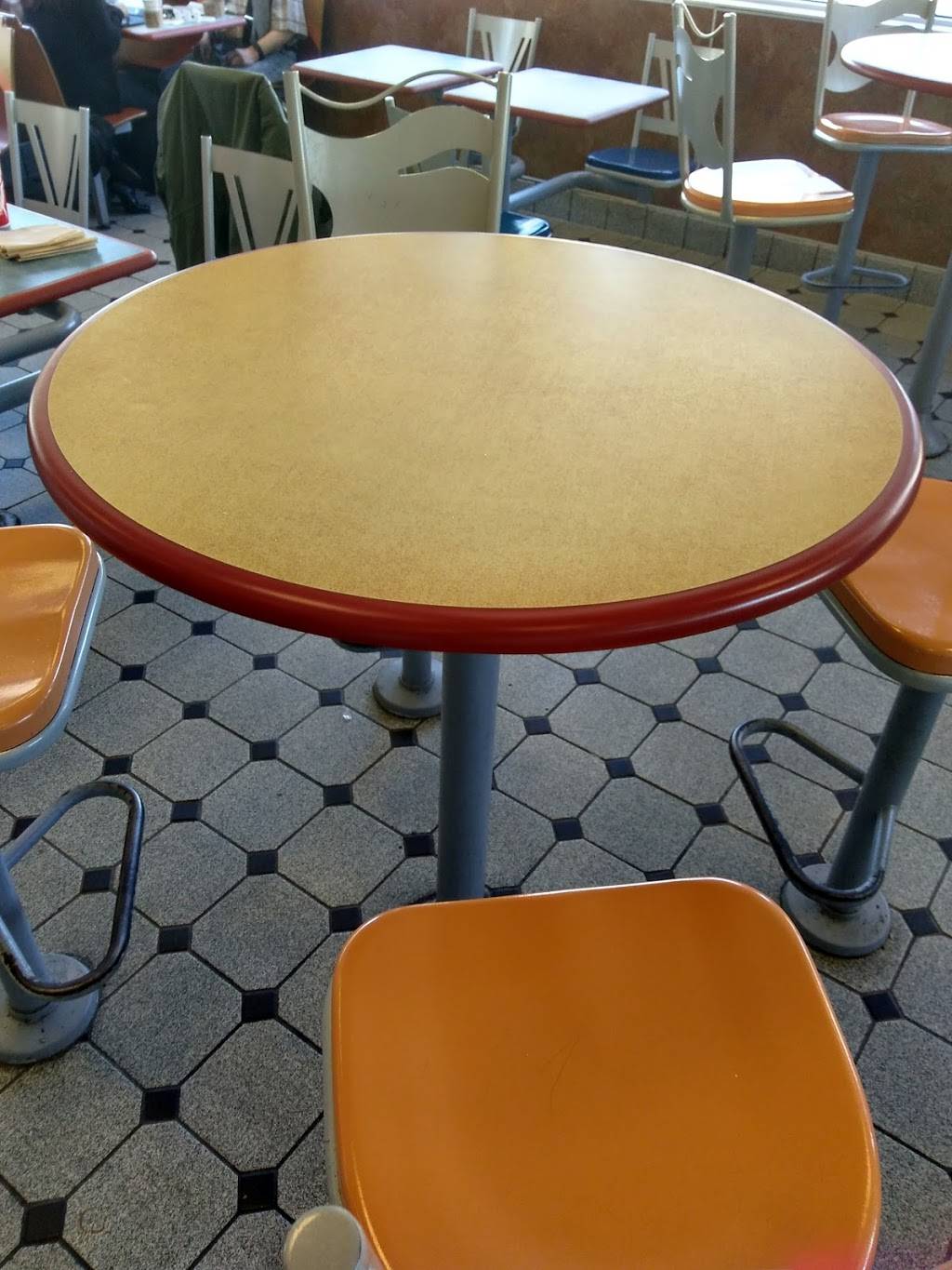 White Castle | restaurant | 600 Westfield Ave, Elizabeth, NJ 07208, USA | 9083527170 OR +1 908-352-7170