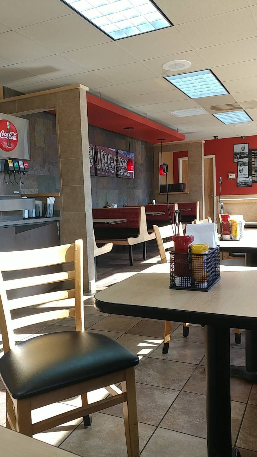 Dairy Queen Grill & Chill | restaurant | 323 W Cypress St, Ludowici, GA 31316, USA | 9125459598 OR +1 912-545-9598