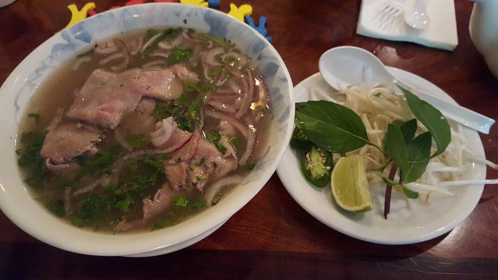 Saigon Grill | restaurant | 5 W Elm St, Lodi, CA 95240, USA | 2093685152 OR +1 209-368-5152