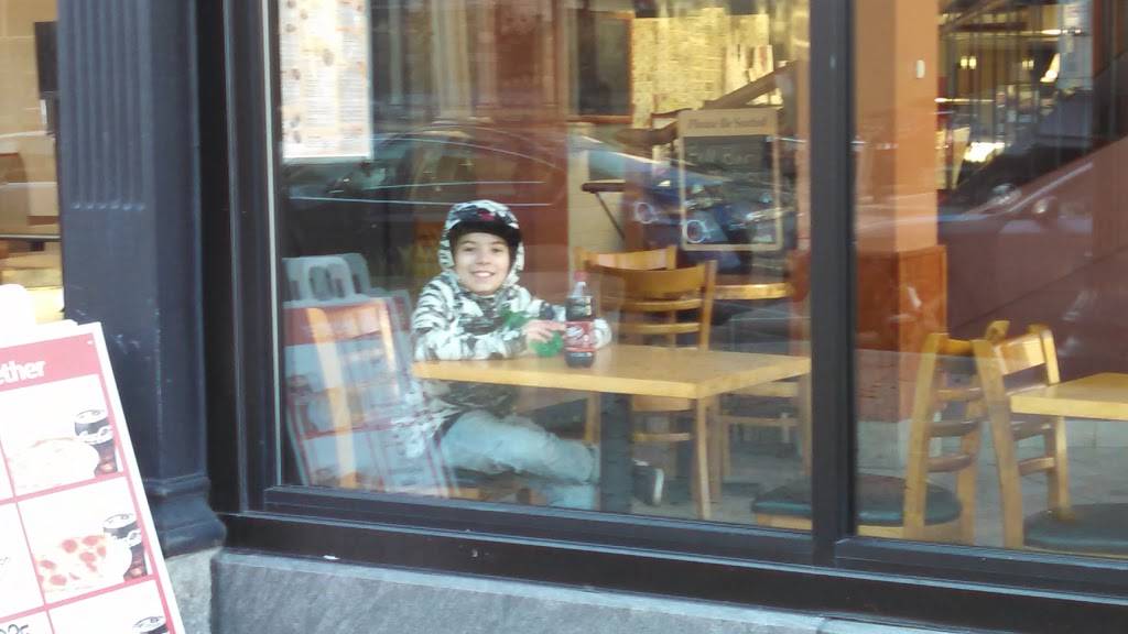 Sakis Pizzeria | restaurant | 199 Weybosset St, Providence, RI 02903, USA | 4012772547 OR +1 401-277-2547