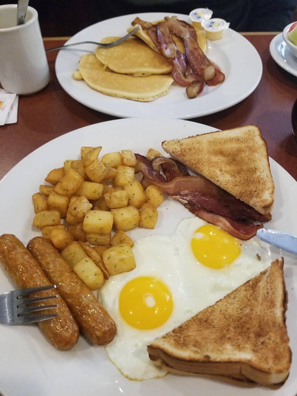 Four Seasons Cookhouse | restaurant | 1545 Merivale Rd, Nepean, ON K2G 3J4, Canada | 6132244441 OR +1 613-224-4441