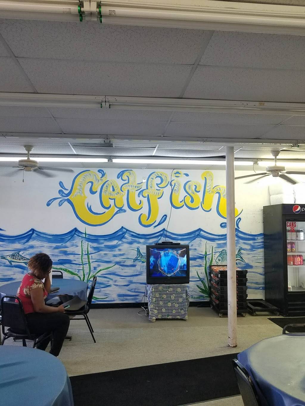 Ronnies Catfish & More | restaurant | 1231 E Red Bird Ln, Dallas, TX 75241, USA | 2143726565 OR +1 214-372-6565