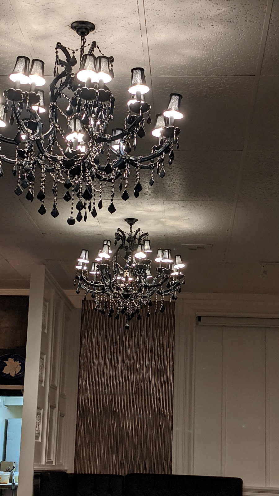 Moguls Supper Club | restaurant | 7440 Mission St, Colma, CA 94014, USA | 4158301453 OR +1 415-830-1453