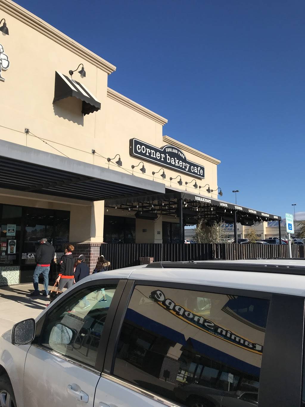 Corner Bakery Cafe | bakery | 655 Sunland Park Dr, El Paso, TX 79912, USA | 9155844600 OR +1 915-584-4600