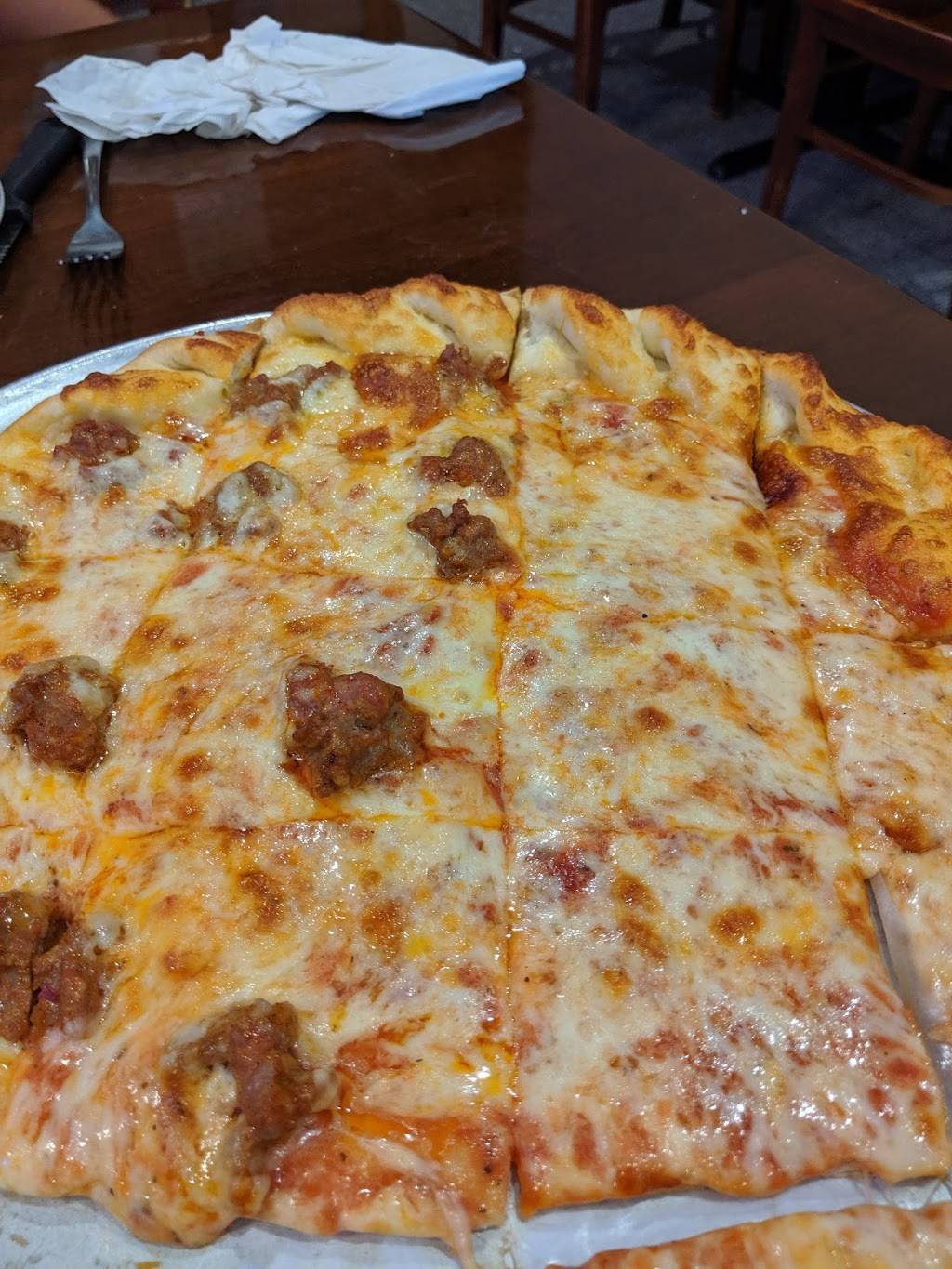 Winn & Sons Pizza and Steakhouse | restaurant | 102 S Central Ave, Lacona, IA 50139, USA | 6415343001 OR +1 641-534-3001