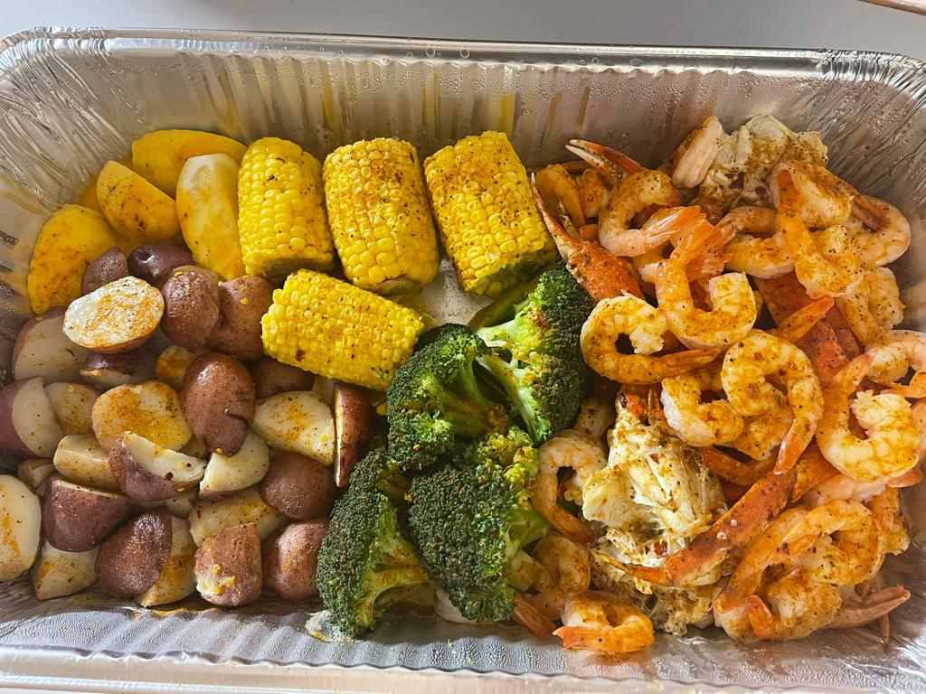 Seafood Shack and Steak | restaurant | 6658 S Cottage Grove Ave, Chicago, IL 60637, USA | 7734203289 OR +1 773-420-3289