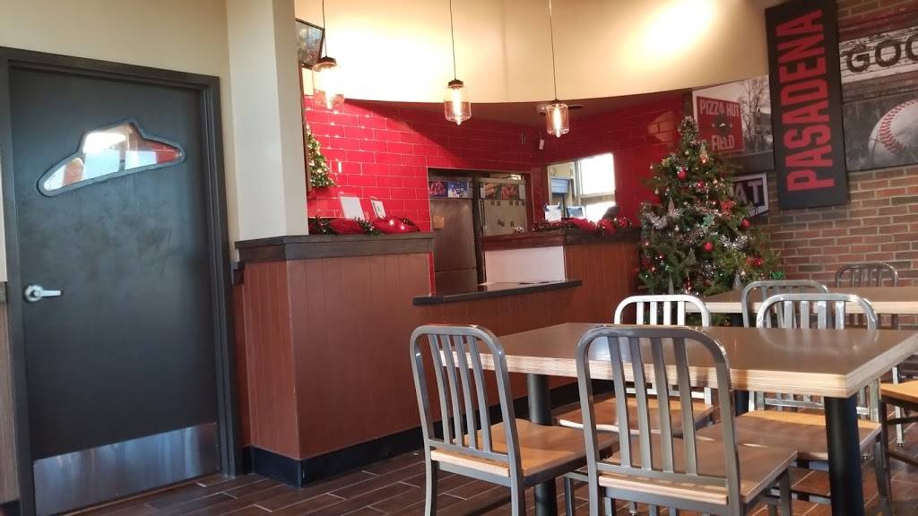 Pizza Hut | restaurant | 3017 Red Bluff Rd, Pasadena, TX 77503, USA | 7134723300 OR +1 713-472-3300