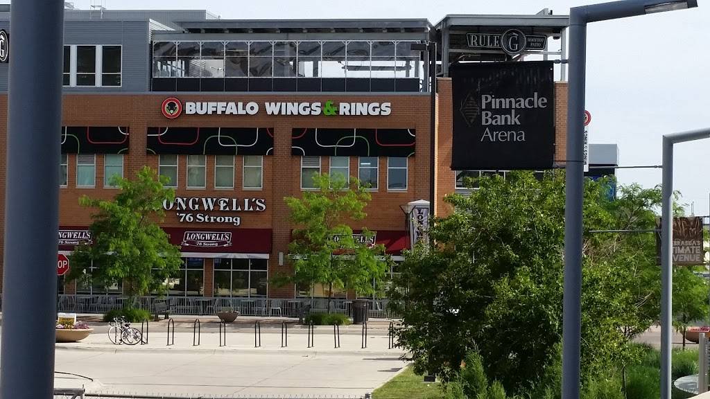 Buffalo Wings & Rings | restaurant | 3845 Village Ln, Lincoln, NE 68516, USA | 4022619464 OR +1 402-261-9464