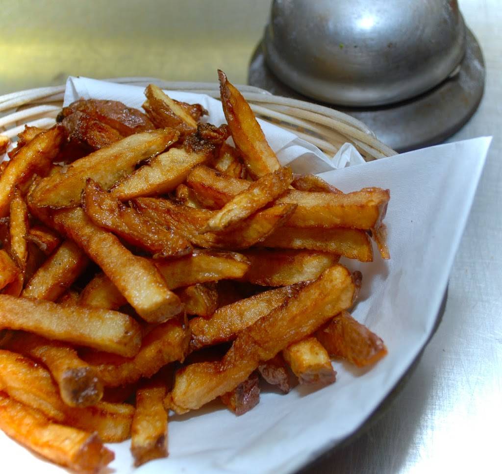 Resto La Bohème - Steak Fruits De Mer - Abats - Couscous Pates - | restaurant | 251 Rue Principale, Saint-Sauveur, QC J0R 1R0, Canada | 4507440504 OR +1 450-744-0504