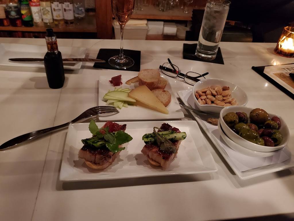 Tinto | night club | 114 S 20th St, Philadelphia, PA 19103, USA | 2156659150 OR +1 215-665-9150