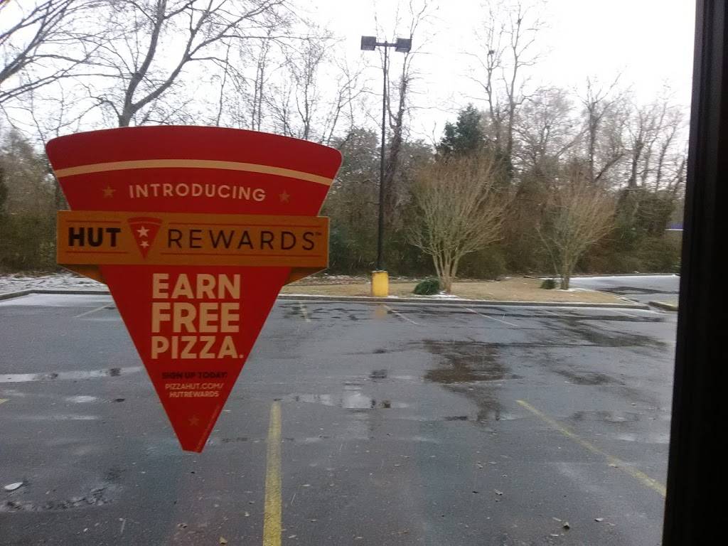 Pizza Hut | meal delivery | 929 E Lasalle St, Ville Platte, LA 70586, USA | 3373630965 OR +1 337-363-0965