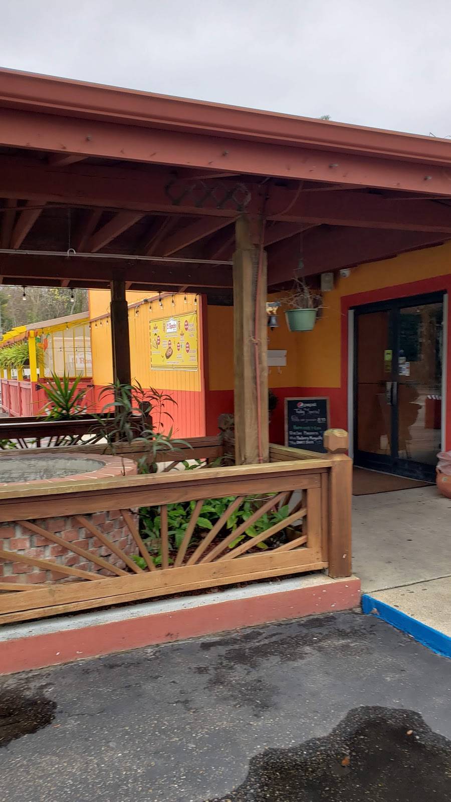 El Rancho | restaurant | 2441 Pass Rd, Biloxi, MS 39531, USA | 2285946705 OR +1 228-594-6705