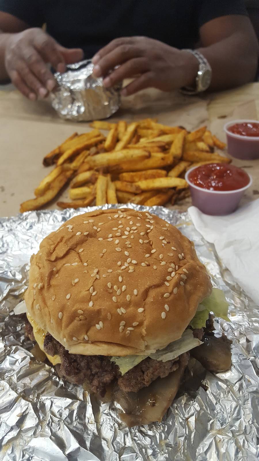 Five Guys | meal takeaway | 2212 E Franklin Blvd, Gastonia, NC 28052, USA | 9803208033 OR +1 980-320-8033