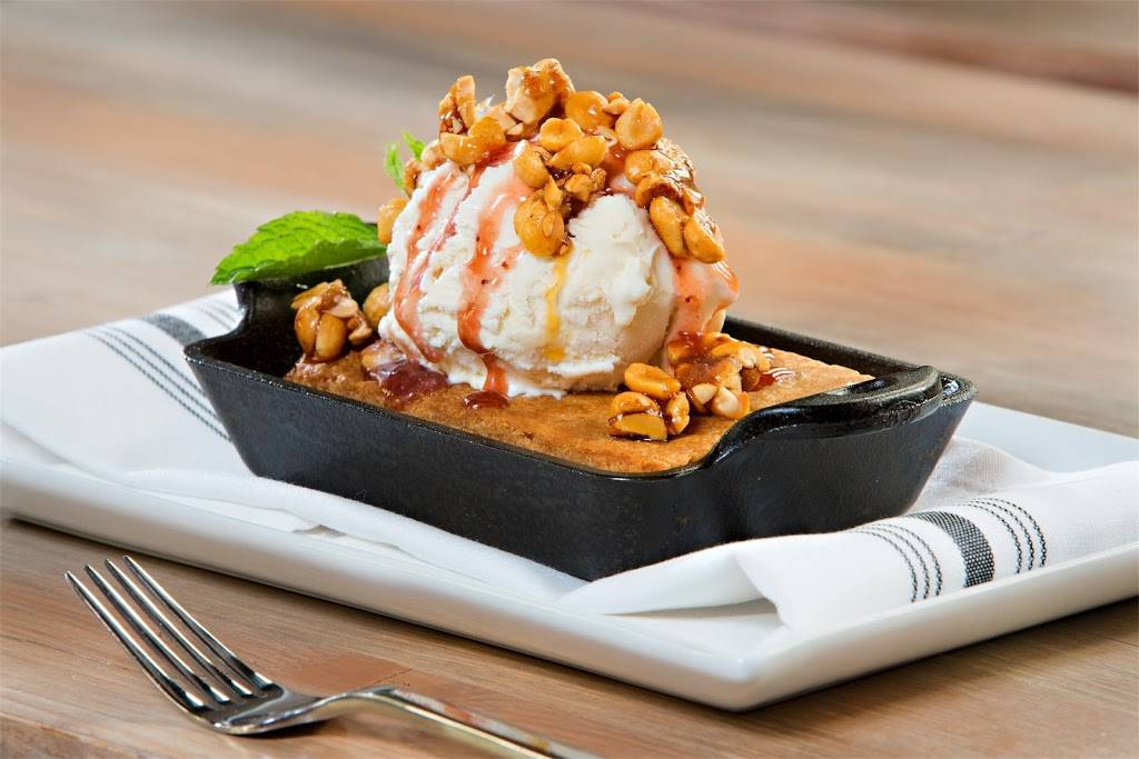 TEN - Handcrafted American Fare and Spirits | restaurant | 2501 E Camelback Rd #40, Phoenix, AZ 85016, USA | 6023742611 OR +1 602-374-2611